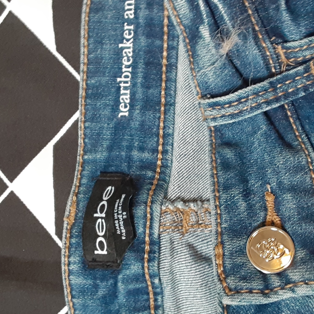 BEBE HEARTBREAKER ANKLE SKINNY JEANS, SIZE 30 - Picture 5 of 14